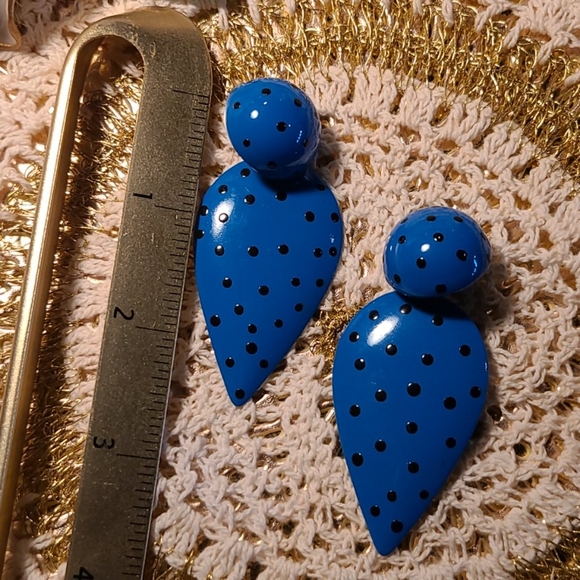 NWOT/Unique Retro "Rear Drop" Earrings - Picture 2 of 3